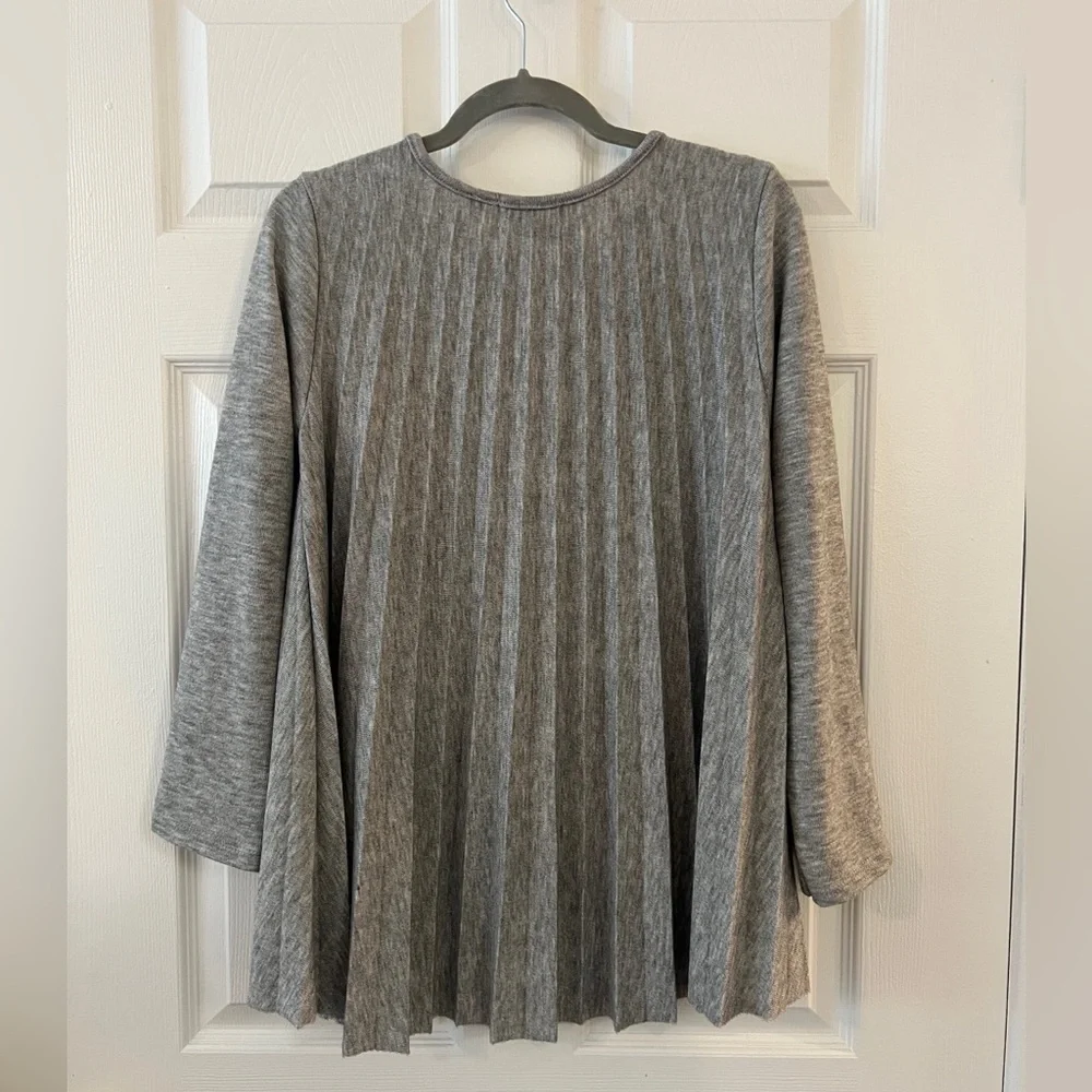 Belle France Pleated Gray Long Sleeve Blouse (Made in Italy) - Women’s L - Picture 2 of 4